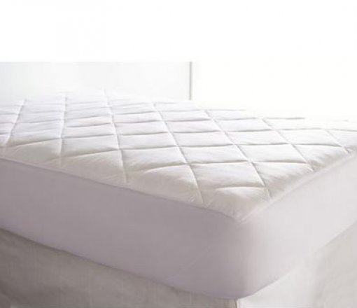 Uyku pedi hem  yatak konforunu artırıcı hem de koruyucu olarak üretilen bir ürünümüzdür.<br />
Bu ürünümüzün alt yüzeyi membran film kaplı (sıvı geçirmez,hava geçirir) ,üst yüzeyi ise pamuk kumaş kapitone olarak hazırlanmaktadır.<br />
İstenilen ölçüde üretilebilir.